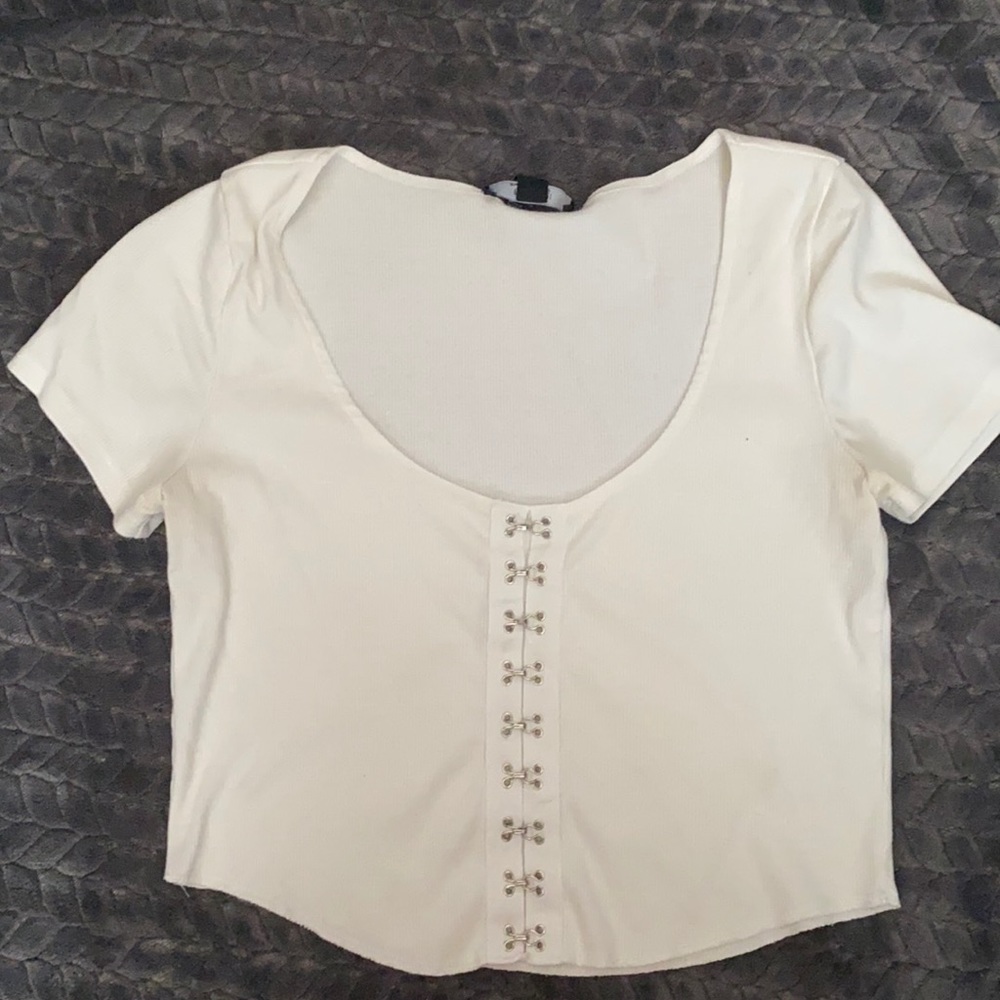 While shirt
